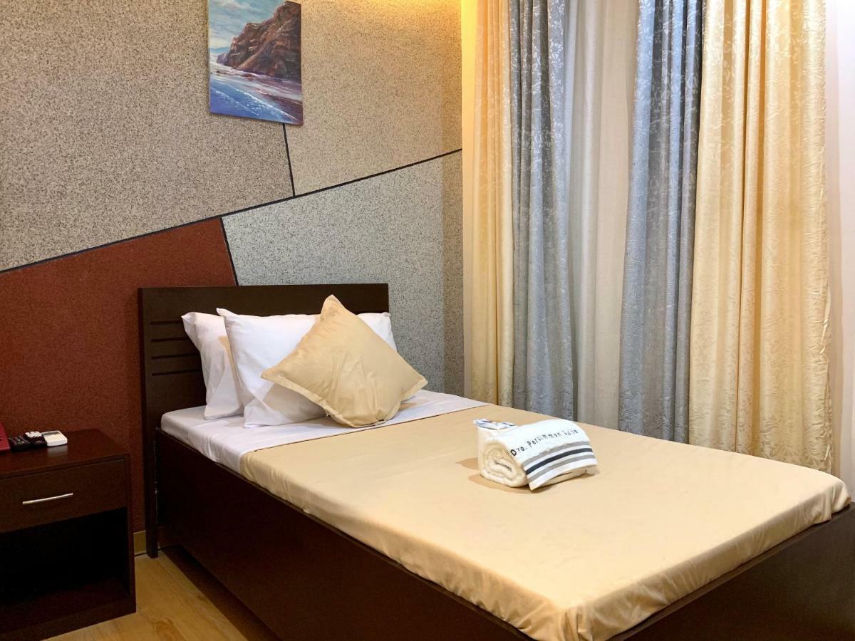 Davao Persimmon Suites Экстерьер фото