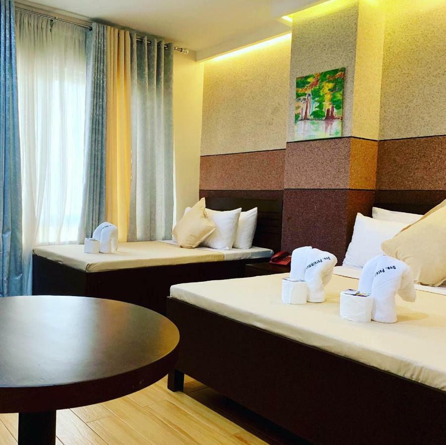 Davao Persimmon Suites Экстерьер фото